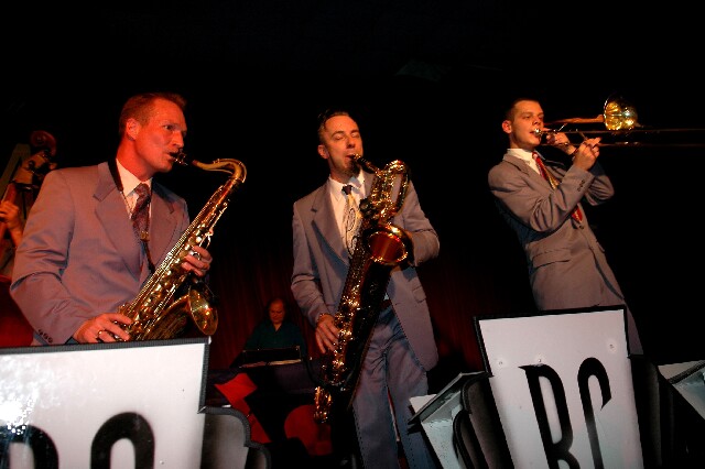 min 2006 11 25 riot 826